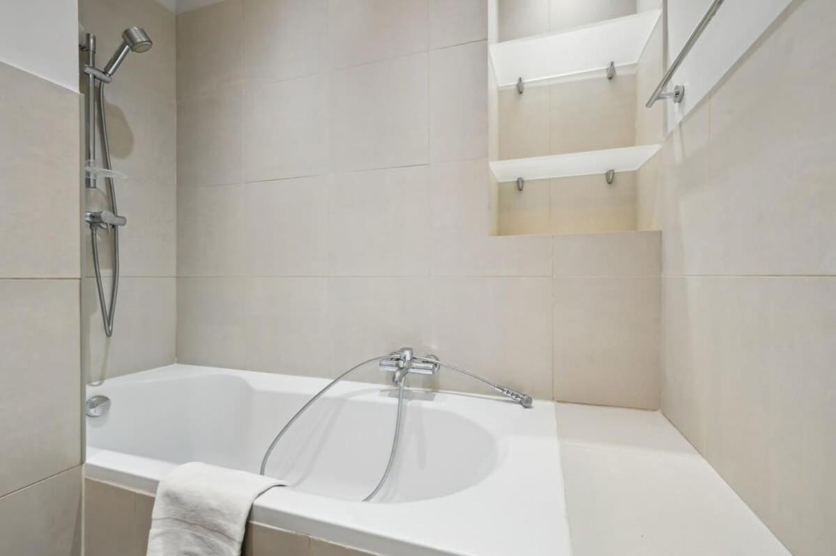 1Br Champs-Elysees - Cityapartmentstay Παρίσι Εξωτερικό φωτογραφία
